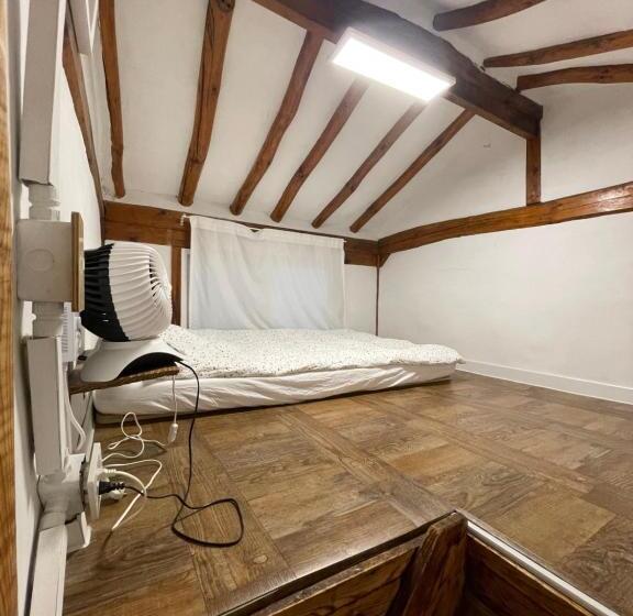 اتاق خانوادگی, Eoulim House