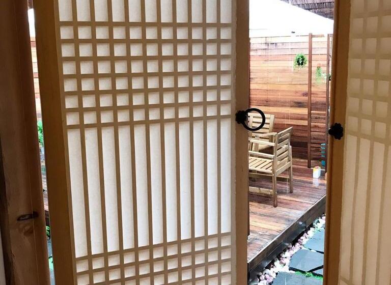 اتاق خانوادگی, Eoulim House