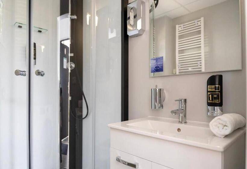 Четырехместный Номер Стандарт, Comfort Housing Apartments