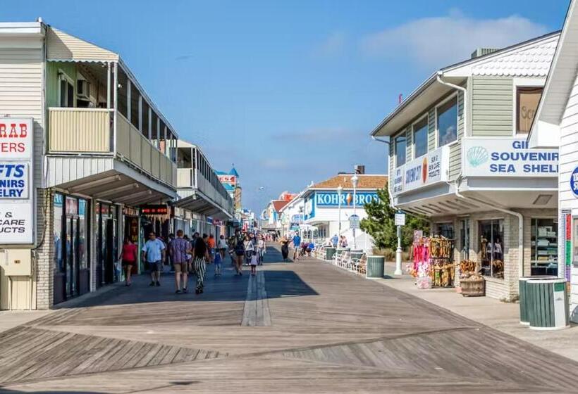 Апартаменты 3 Спальни, Mayfair Beach 503