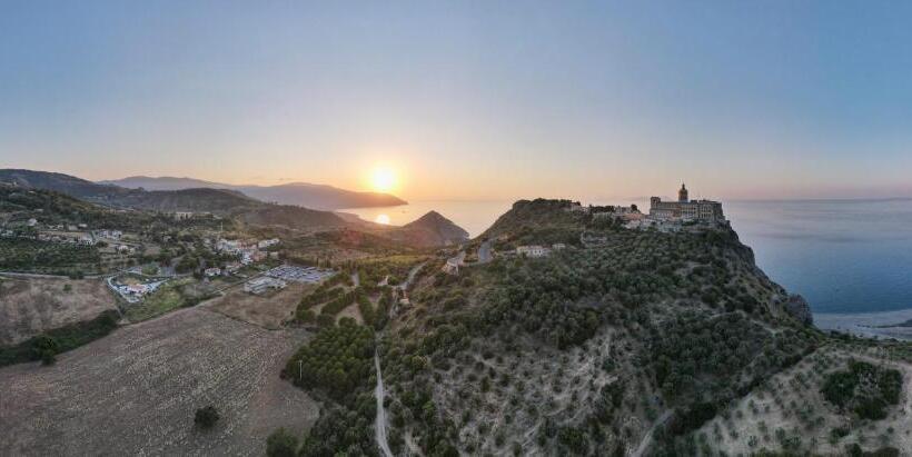 غرفة قياسية, Omero