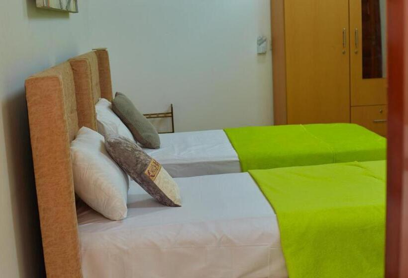 Apartament 3 Dormitoare, Adrich Properties Cantonment