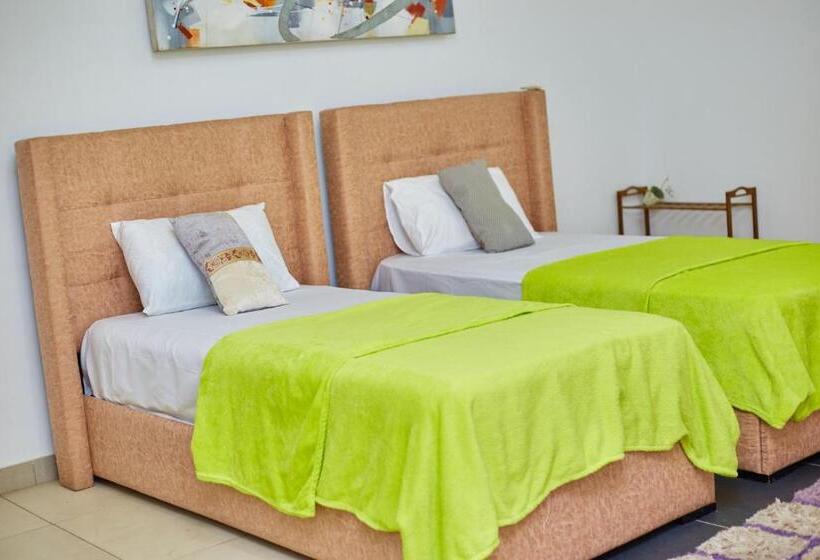 Apartament 3 Dormitoare, Adrich Properties Cantonment