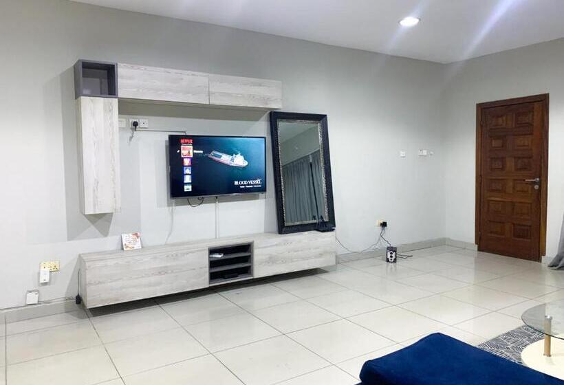 Apartament 3 Dormitoare, Adrich Properties Cantonment