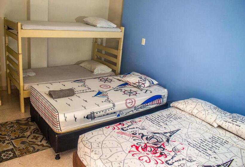 Quarto Triplo Estandar, Casa Hotel Las Gaviotas Santamarta