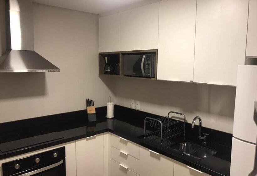 إستديو قياسى مزود بشرفة, Estúdio Novo Com Serviço De