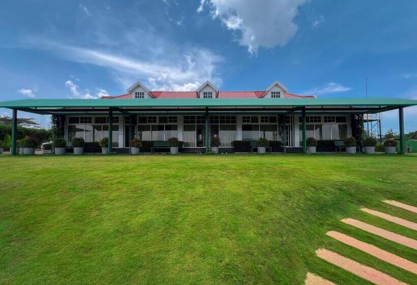 家庭套房, Cloudy Court Resort