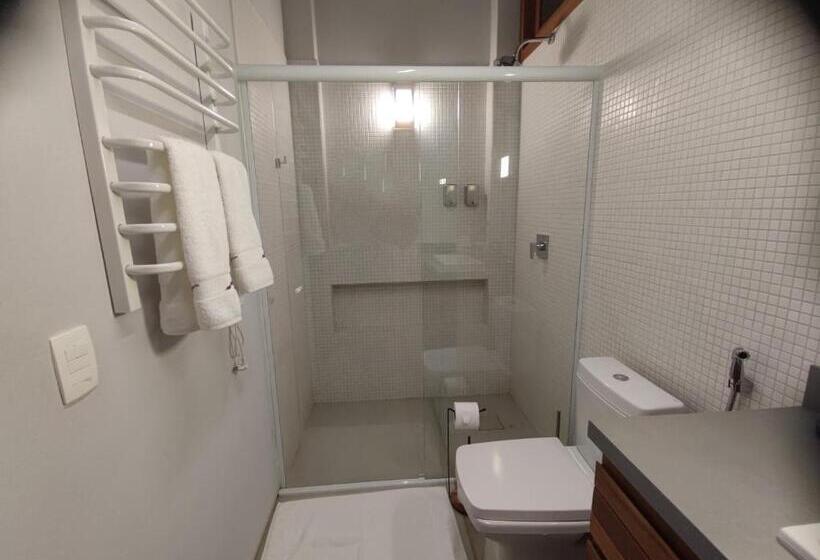 جناح مطلّ علي الجبل, Vistta_sc