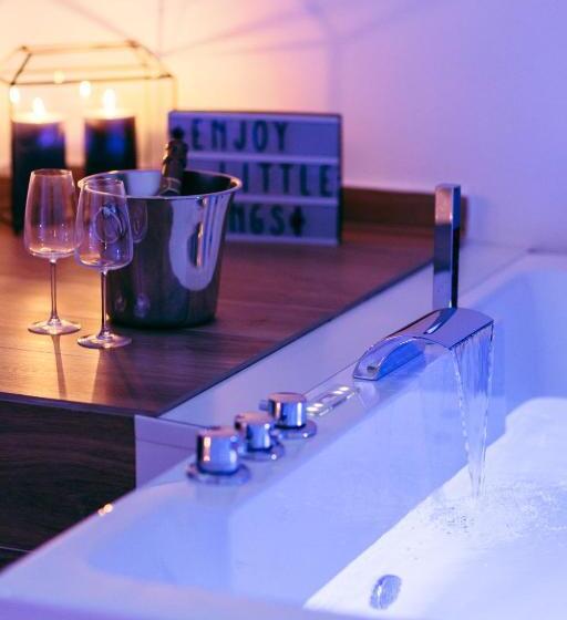 标准间带漩涡浴缸, Effedi Loft