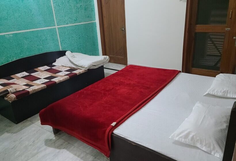 豪华房间, Roomshala 153 Hotel Krishnashrya