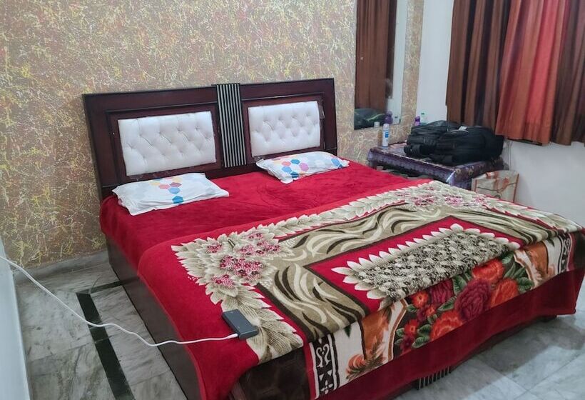 豪华房间, Roomshala 153 Hotel Krishnashrya