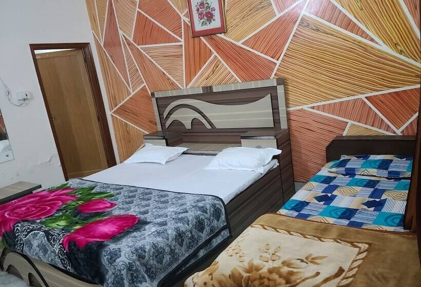 豪华房间, Roomshala 153 Hotel Krishnashrya