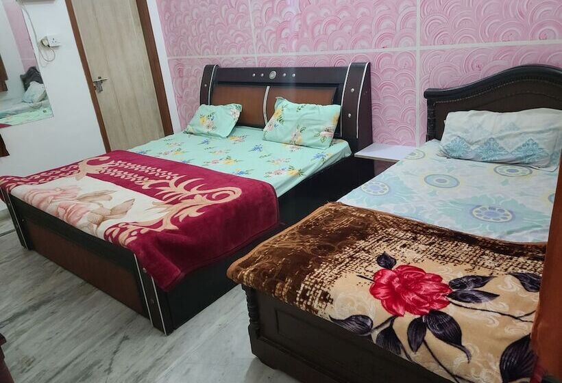 豪华房间, Roomshala 153 Hotel Krishnashrya