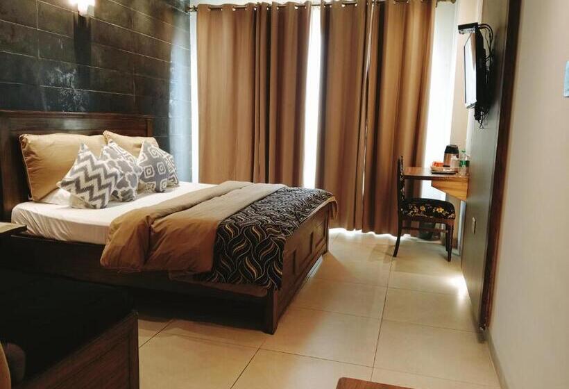 Номер Superior, Centra