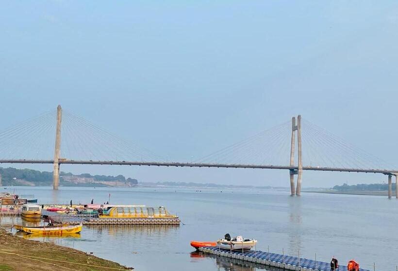 Люкс Вид на Реку, Sangam View