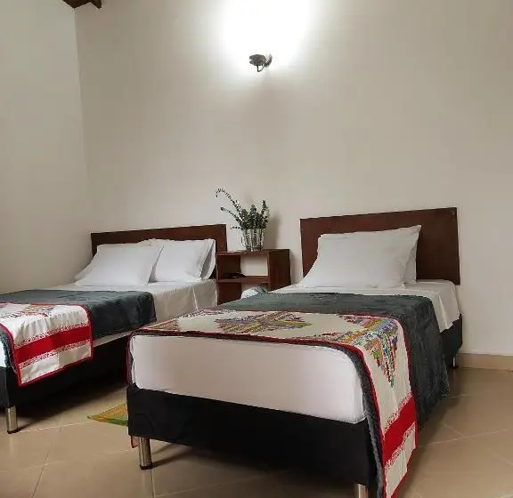 اتاق استاندارد سه نفره, Volarte Hostal
