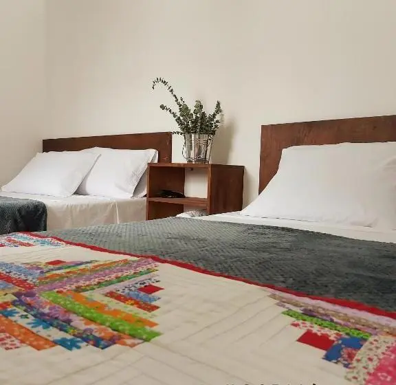 اتاق استاندارد سه نفره, Volarte Hostal