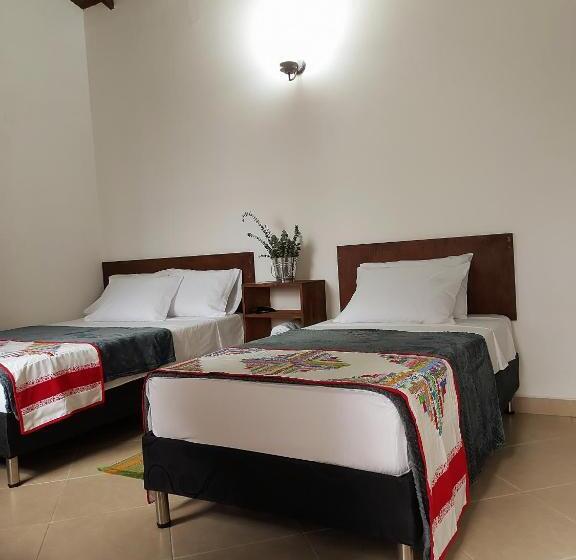 Номер Стандарт Трехместный, Volarte Hostal