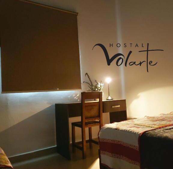 חדר סטנדרט לשלושה, Volarte Hostal