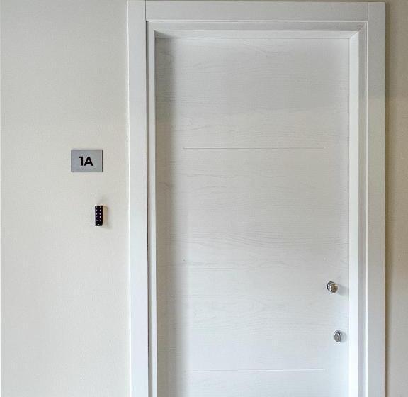 جناح جونيور عائلى, 7suites