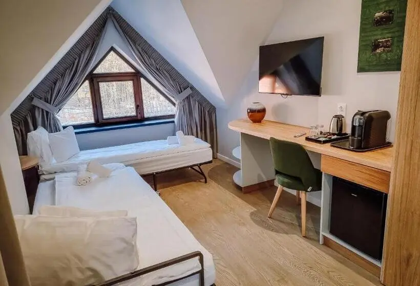 Suite Familiar, Pensiunea Sylvania