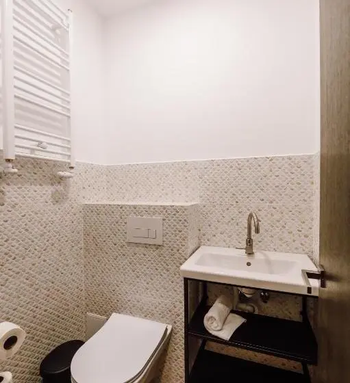 Suite Familiar, Pensiunea Sylvania