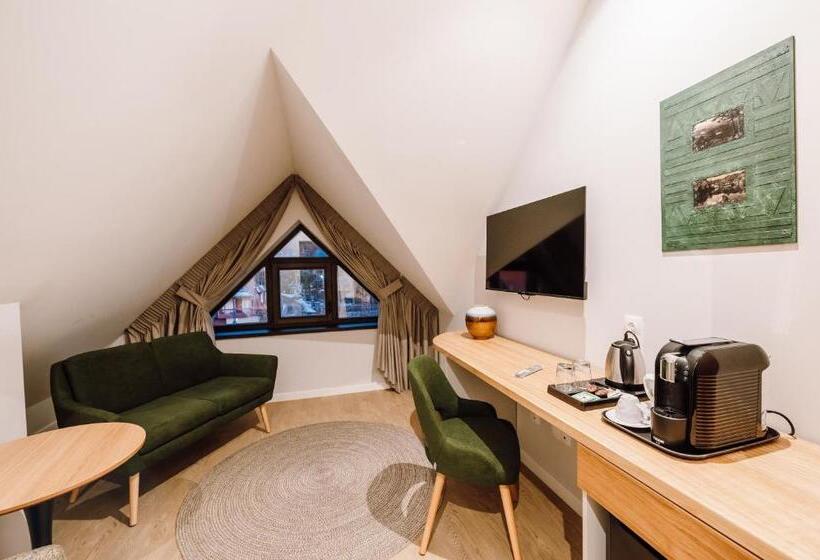 家庭套房, Pensiunea Sylvania