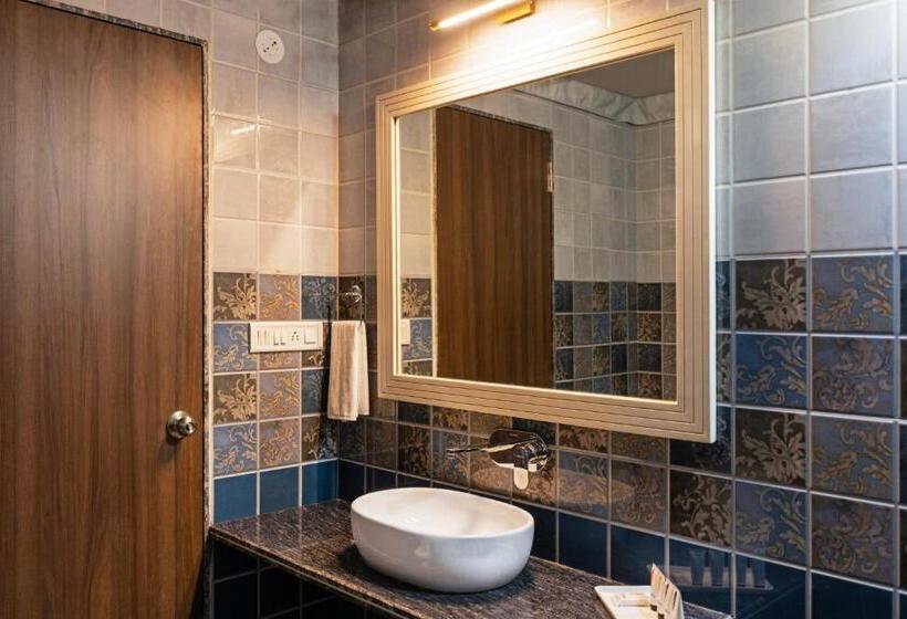 Quarto Estandar Vista Montanha, Sterling Rewild Sariska