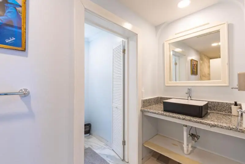 استودیوی استاندارد با چشمانداز دریا, Studio Palms Bc