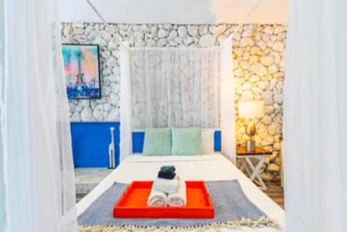 استودیوی استاندارد با چشم‌انداز دریا, Studio Palms Bc