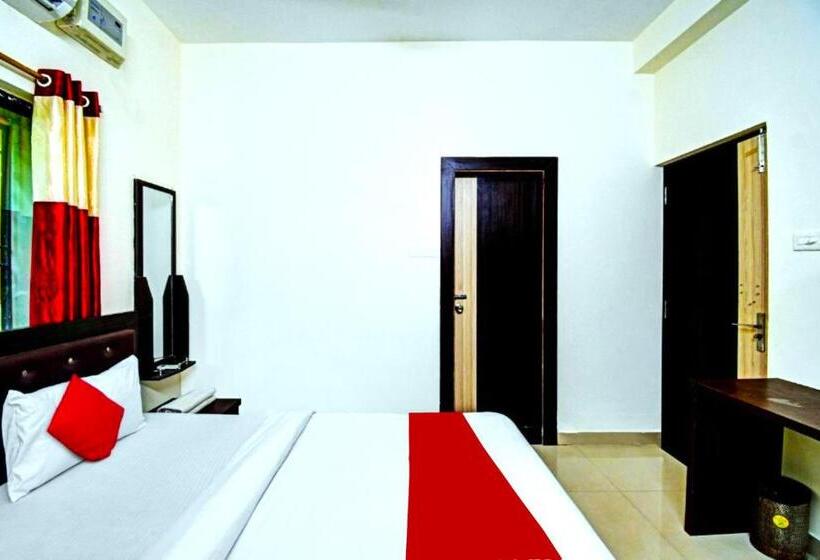 キングサイズベッドのデラックスルーム, Goroomgo Sr Palace Bhubaneswar A Luxury Collection Of Hotels   Best Hotel In Bhubaneswar