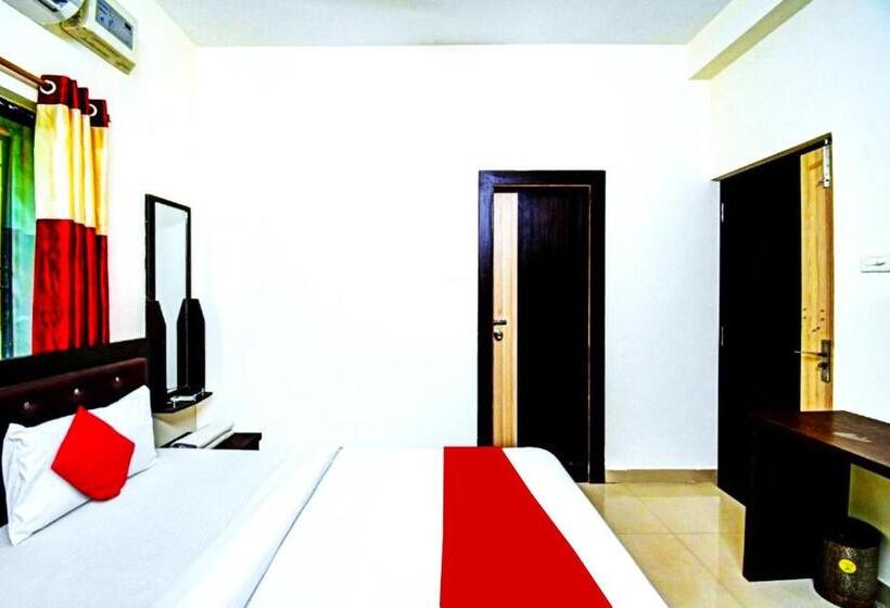 キングサイズベッドのデラックスルーム, Goroomgo Sr Palace Bhubaneswar A Luxury Collection Of Hotels   Best Hotel In Bhubaneswar