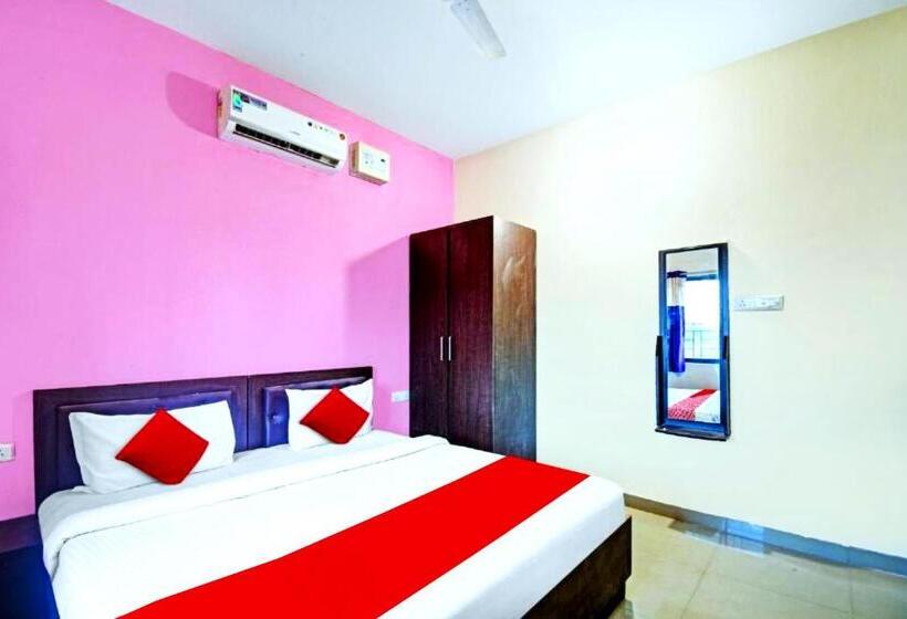 キングサイズベッドのデラックスルーム, Goroomgo Sr Palace Bhubaneswar A Luxury Collection Of Hotels   Best Hotel In Bhubaneswar