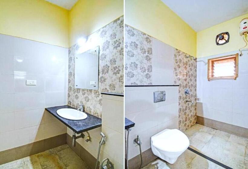 デラックスルーム, Goroomgo Sr Palace Bhubaneswar A Luxury Collection Of Hotels   Best Hotel In Bhubaneswar