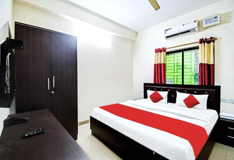 キングサイズベッドのデラックスルーム, Goroomgo Sr Palace Bhubaneswar A Luxury Collection Of Hotels   Best Hotel In Bhubaneswar