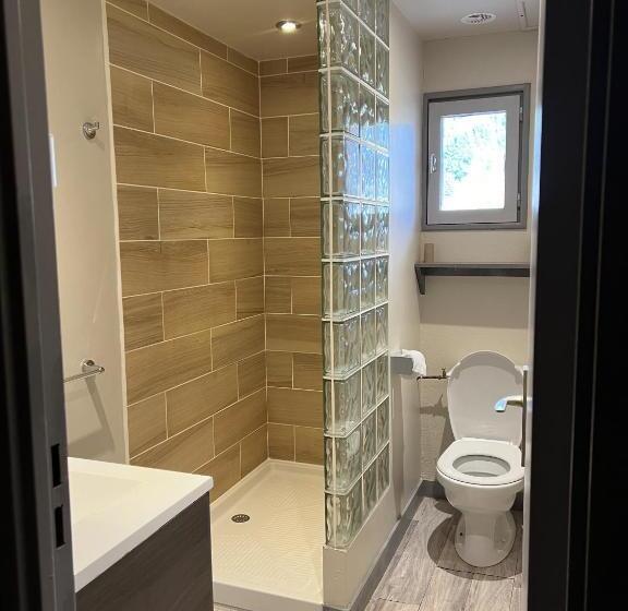 חדר סטנדרט לארבעה, Domaine Le Prieuré