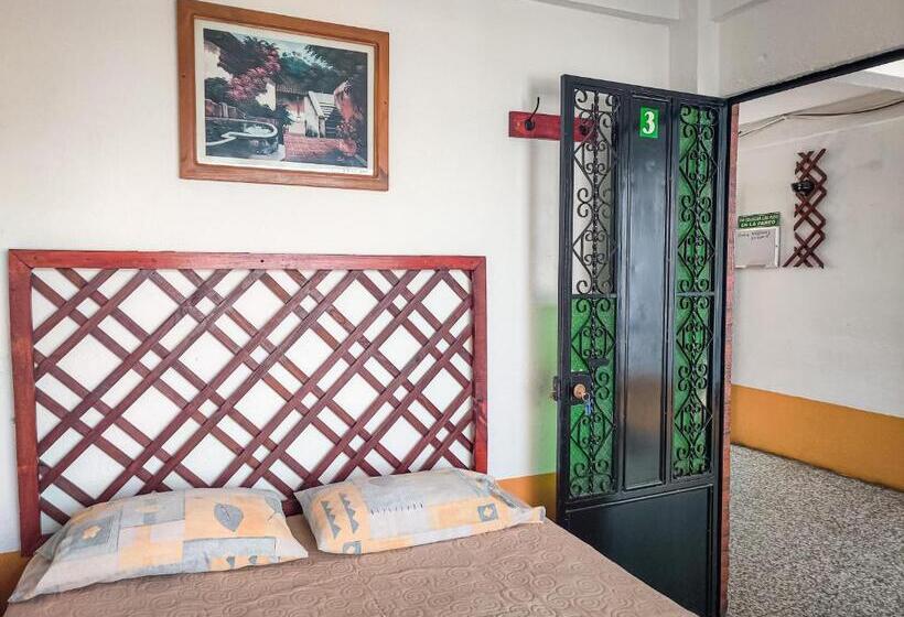 اتاق استاندارد با سرویس بهداشتی مشترک, Joyas Del Sol