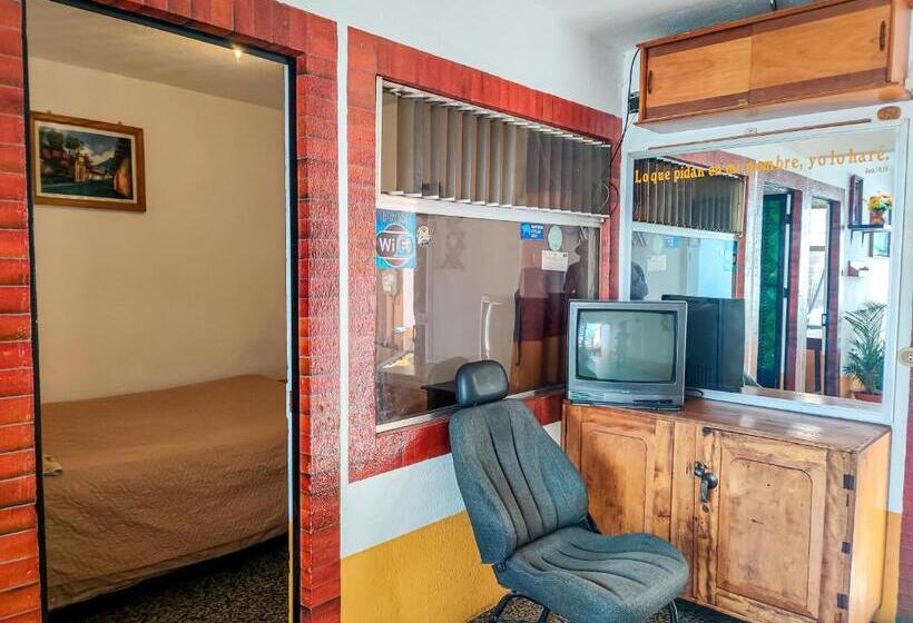 اتاق استاندارد با سرویس بهداشتی مشترک, Joyas Del Sol