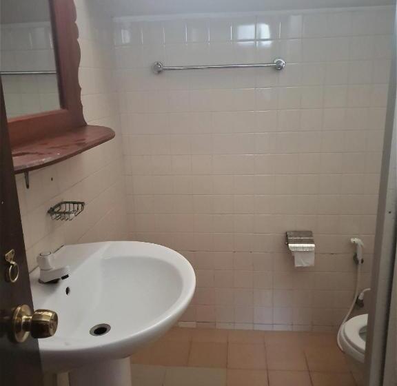 Трехместный Номер Стандарт с Балконом, Bellevue Retreat