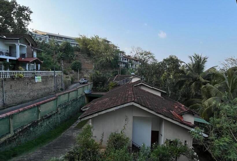 스탠다드 트리플 발코니 룸, Bellevue Retreat