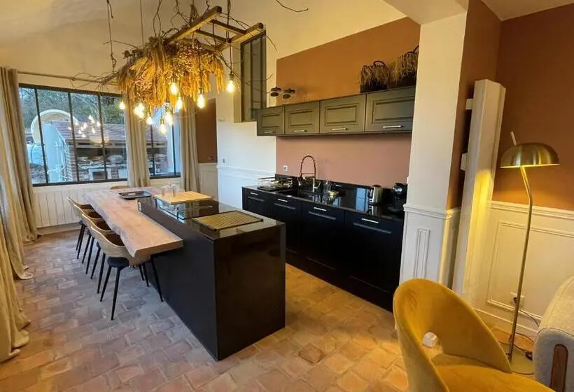 Talo 3 Makuuhuonetta, La Petite Maison De Giverny   Gîte De Charme 5 étoiles Au Cœur Du Village   3 Chambres