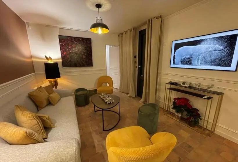 Talo 3 Makuuhuonetta, La Petite Maison De Giverny   Gîte De Charme 5 étoiles Au Cœur Du Village   3 Chambres