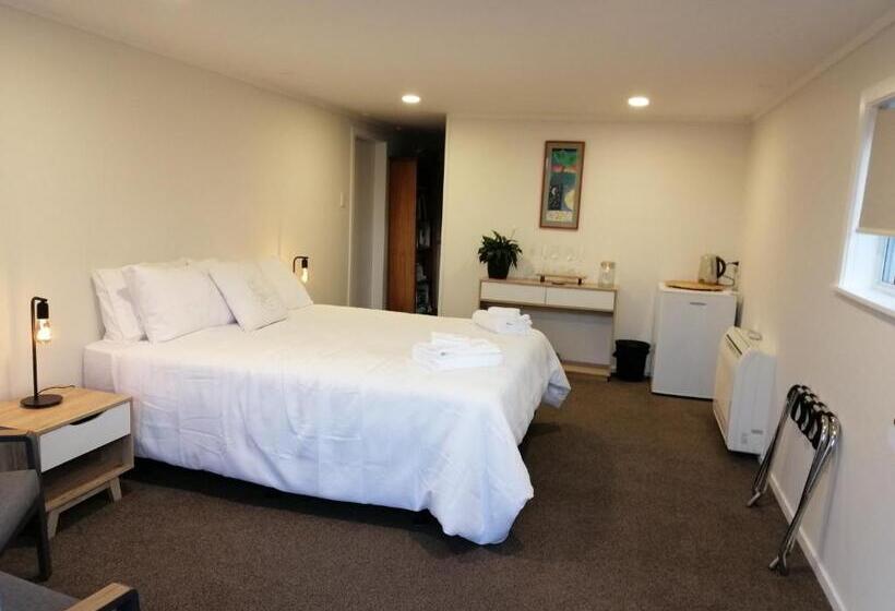 اتاق لوکس, Reeves Retreat Handy In Tasman