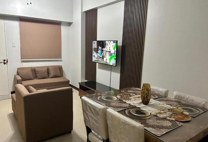 2 Bedroom Family Apartment with Views, The Atherton