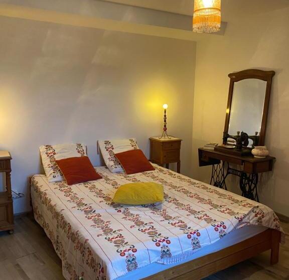 غرفة قياسية, Bois Joli