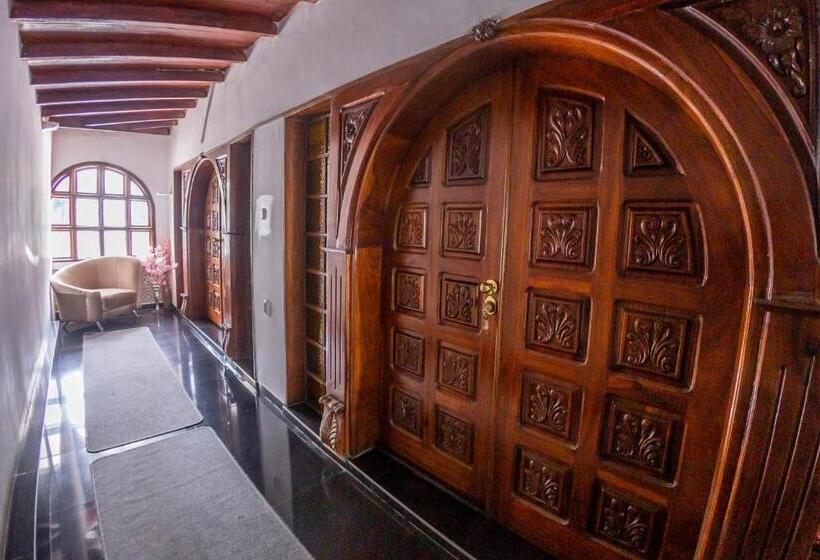 Номер Deluxe, Mangohouse