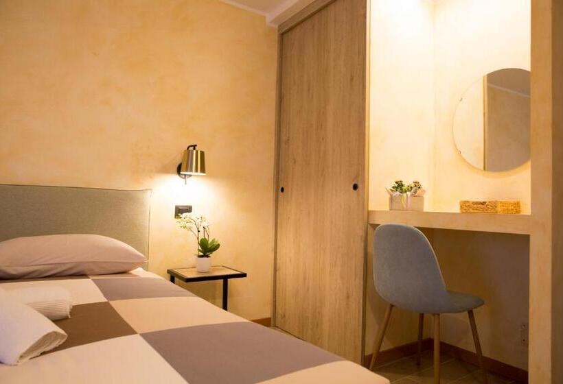 חדר סטנדרט לשלושה, Albergo Ristorante Da Elia