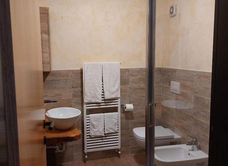 חדר סטנדרט לשלושה, Albergo Ristorante Da Elia