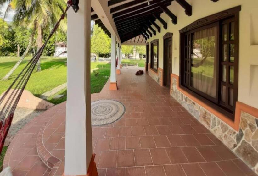 اتاق ساده سه‌ نفره, Hacienda Con Piscina Privada/aire Acondicionado/jacuzzi