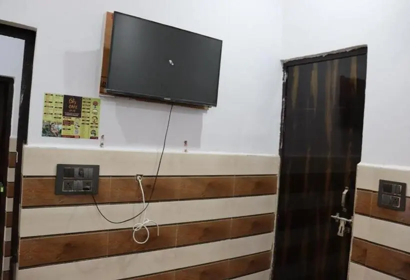 デラックスルーム, K.d. Dham Near Prem Mandir